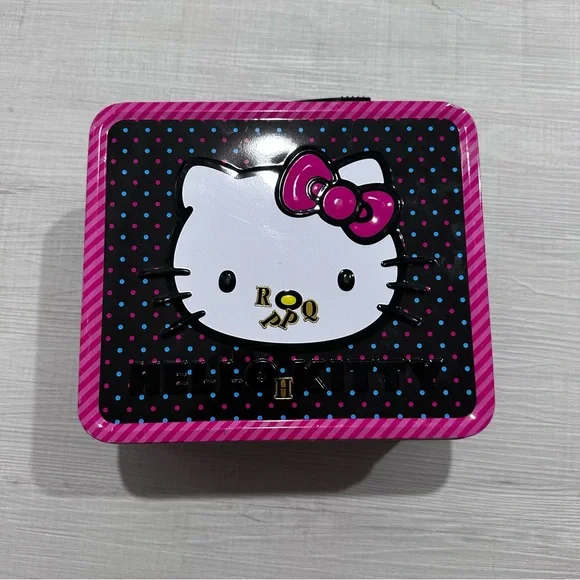 Hello Kitty Tin Lunch Box - Picture 2 of 5